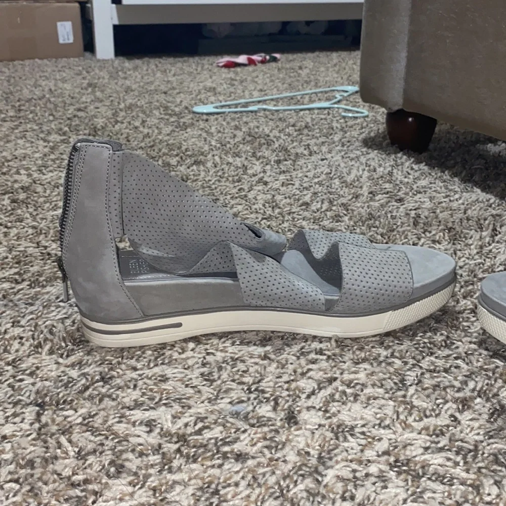 Women's Perforated Crossover Strap Sandals - Taupe